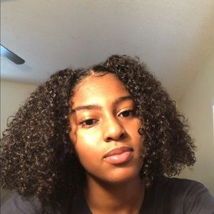 Meet your Posher, Marissa